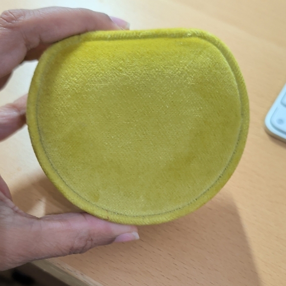 Gucci 18 K Gold Earings - Picture 4 of 4